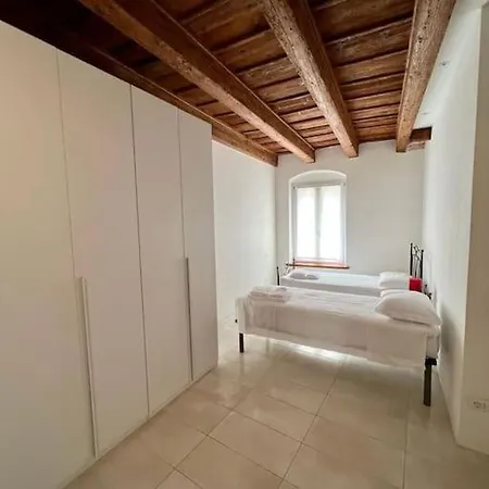 Διαμέρισμα Garden House *