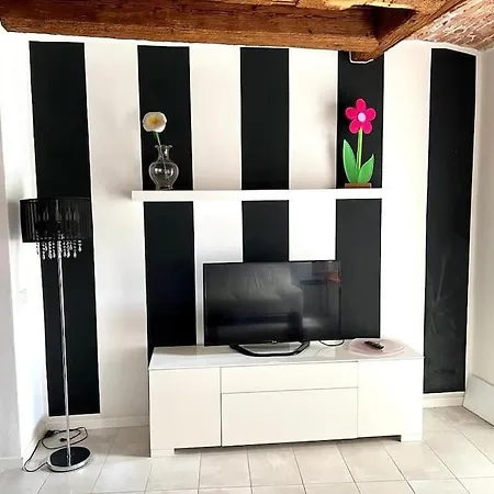 Garden House Apartment *